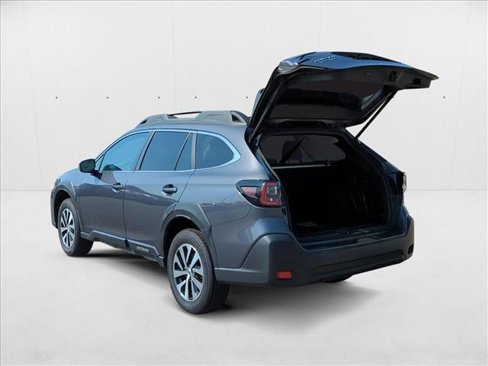 Used 2023 Subaru Outback Premium image 9