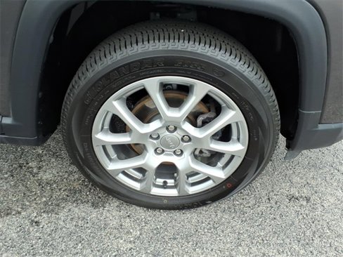 Used 2022 Jeep Compass Latitude image 28