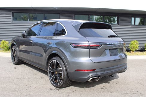 Used 2023 Porsche Cayenne image 3