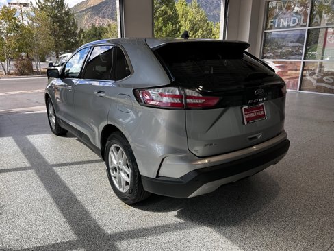 Used 2024 Ford Edge SEL image 3