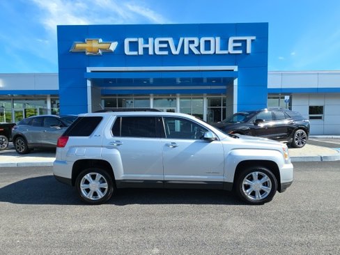 Used 2016 GMC Terrain SLE w/ Chrome Edition image 3
