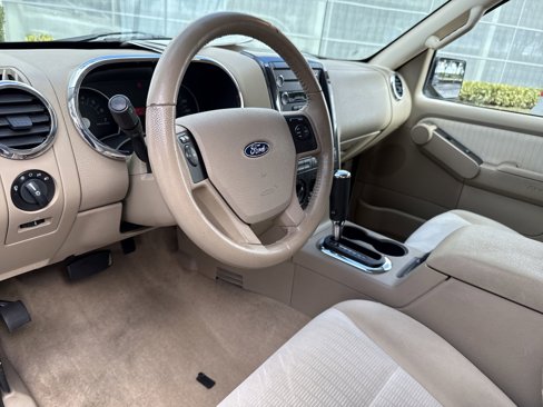 Used 2008 Ford Explorer XLT image 10