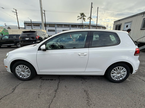 Used 2010 Volkswagen Golf 2-Door image 2