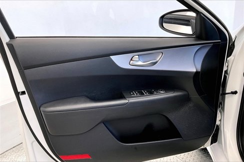 Used 2022 Kia Forte LXS image 18