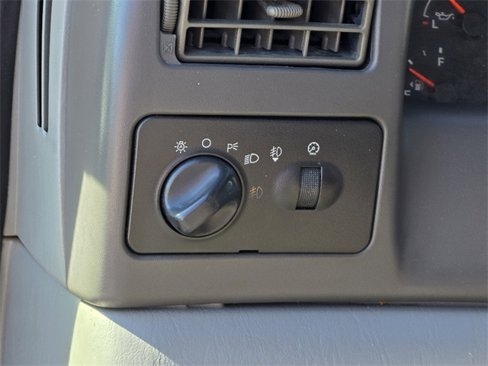 Used 2003 Ford F250 XLT image 5