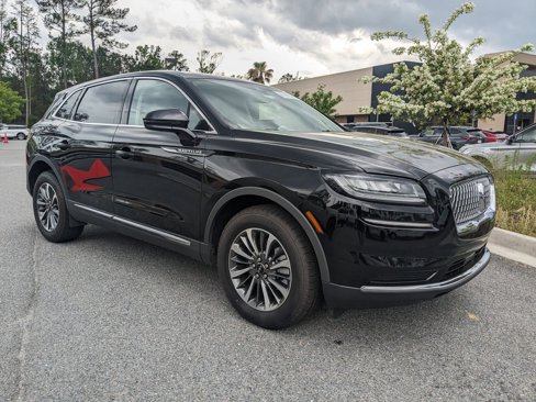 Certified 2023 Lincoln Nautilus AWD w/ Premium Package image 2