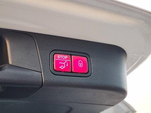 Used 2020 Mercedes-Benz GLB 250 image 40
