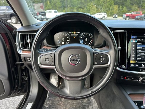 Used 2022 Volvo S60 B5 Momentum image 26