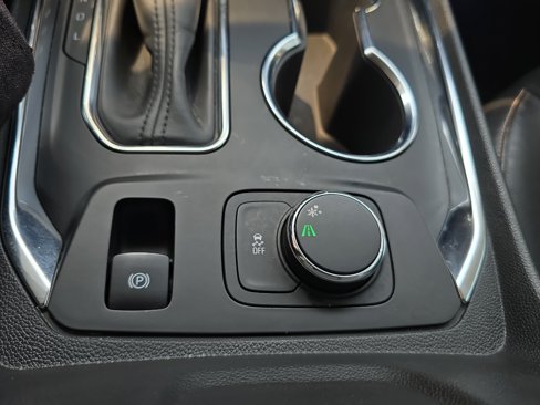 Used 2021 Chevrolet Traverse LT w/ LT Premium Package image 16