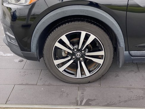 Used 2020 Nissan Kicks SV image 9