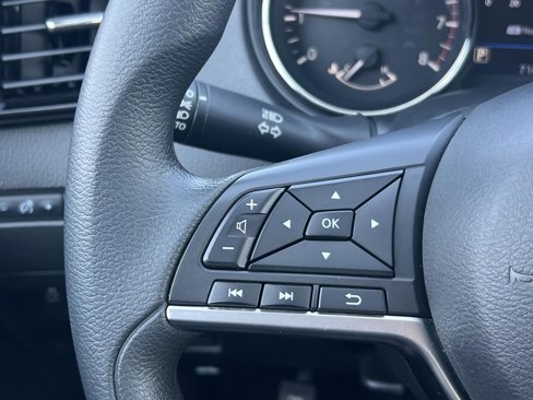 Used 2022 Nissan Rogue Sport S image 20