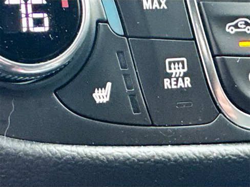 Used 2021 Chevrolet Equinox LT image 18