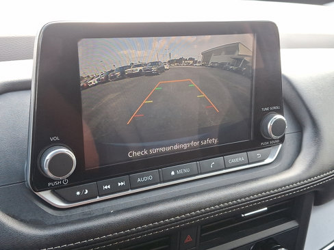 Used 2023 Nissan Rogue SV image 17