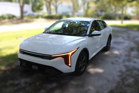New 2025 Kia K4 LXS image 15