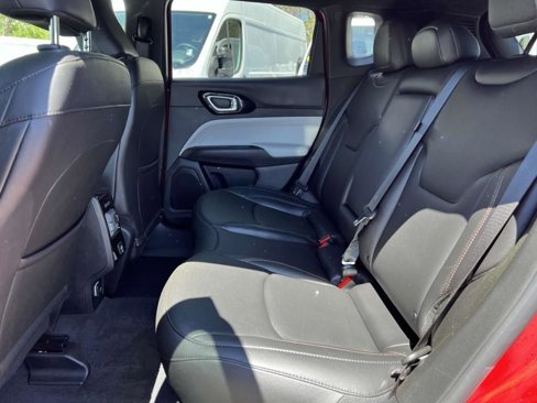 Used 2024 Jeep Compass Limited image 9