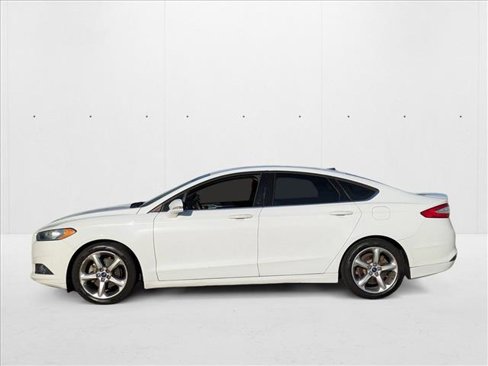 Used 2015 Ford Fusion SE image 5