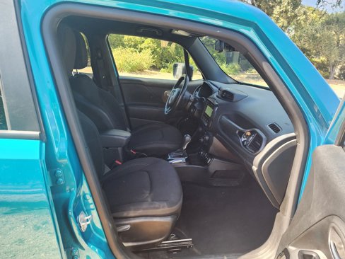 Used 2022 Jeep Renegade Altitude w/ Convenience Group image 11