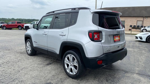 Used 2020 Jeep Renegade Limited w/ UConnect 8.4 Nav Group image 5