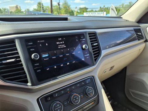 Used 2018 Volkswagen Atlas SE image 35