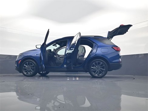 Used 2022 Chevrolet Equinox RS w/ Infotainment Package image 34
