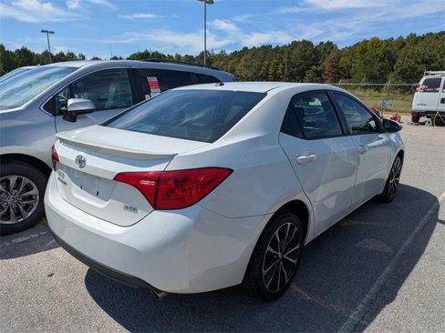 Used 2018 Toyota Corolla XSE image 2