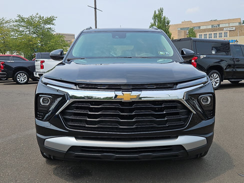 Used 2024 Chevrolet TrailBlazer LT image 2