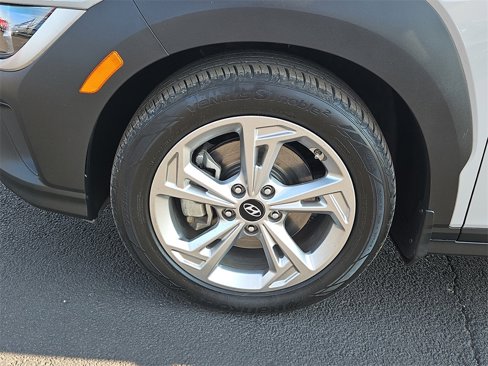 Used 2023 Hyundai Kona SEL image 13