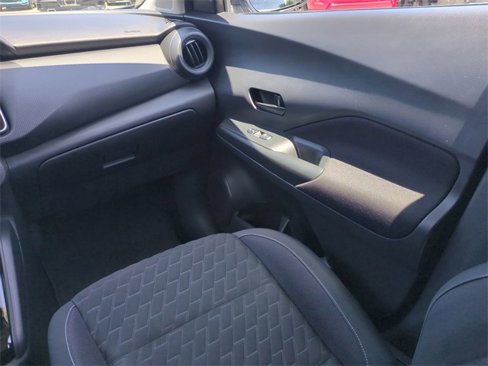Used 2021 Nissan Kicks S image 17