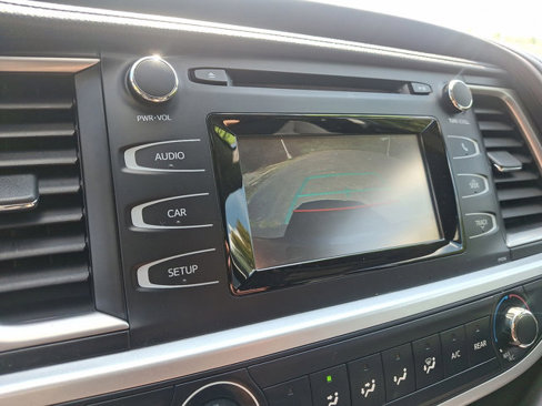 Used 2017 Toyota Highlander LE image 16