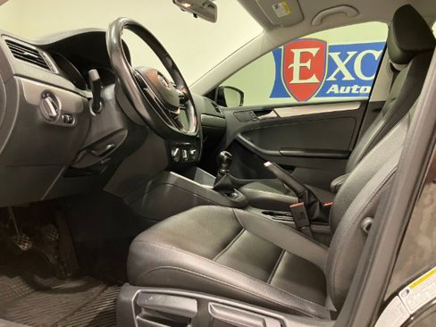 Used 2017 Volkswagen Jetta SE image 27