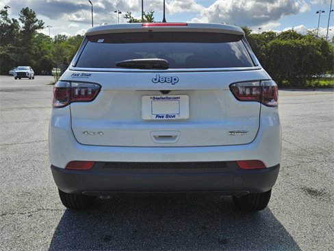 New 2025 Jeep Compass Latitude image 9