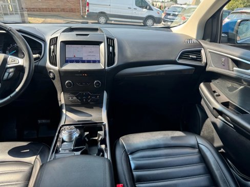 Used 2020 Ford Edge SEL image 25