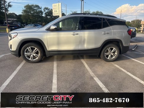 Used 2018 GMC Terrain SLE w/ Driver Convenience Package image 4