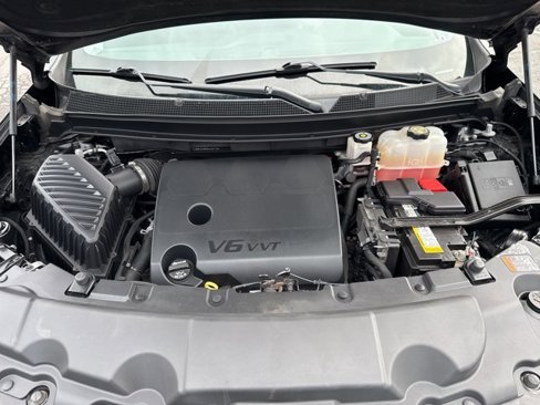 Used 2021 Chevrolet Traverse RS image 33
