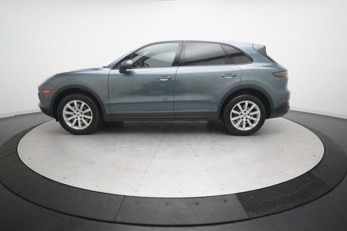 Used 2019 Porsche Cayenne S image 2