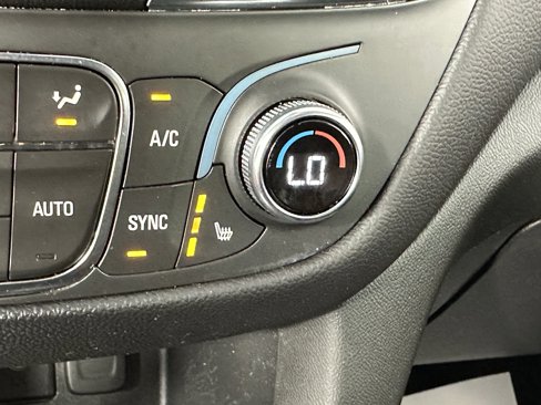 Used 2021 Chevrolet Equinox LT image 24