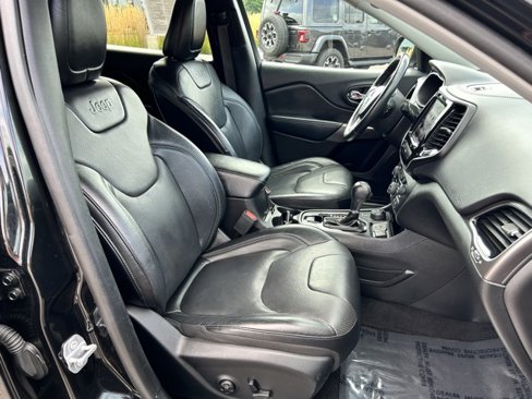 Used 2019 Jeep Cherokee Limited image 13
