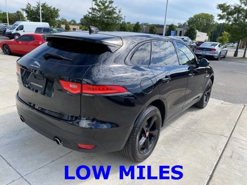 Used 2017 Jaguar F-PACE Premium image 3
