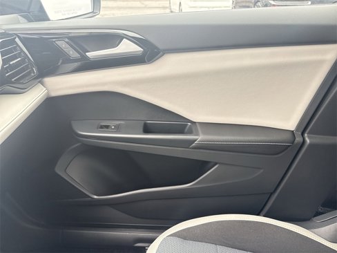 New 2025 Volkswagen Taos S image 22