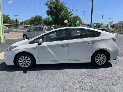 Used 2012 Toyota Prius Plug-In Hybrid image 4