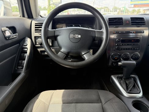 Used 2009 HUMMER H3 image 24