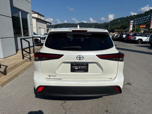 Used 2021 Toyota Highlander LE image 4