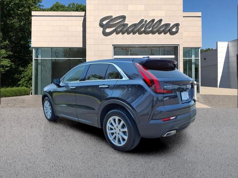 Used 2022 Cadillac XT4 Luxury w/ Cold Weather Package image 5