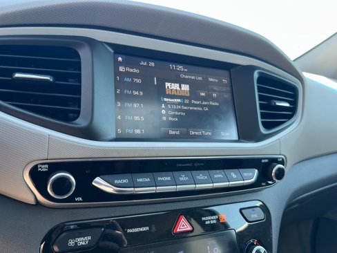 Used 2019 Hyundai Ioniq Limited image 21