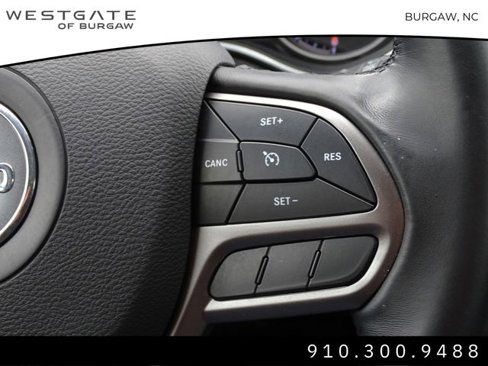 Used 2019 Jeep Cherokee Latitude Plus w/ Comfort/Convenience Group image 23
