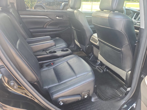 Used 2017 Toyota Highlander Limited Platinum image 39