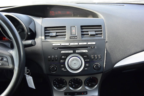 Used 2010 MAZDA MAZDA3 i Touring image 17