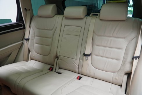 Used 2015 Volkswagen Touareg TDI image 30