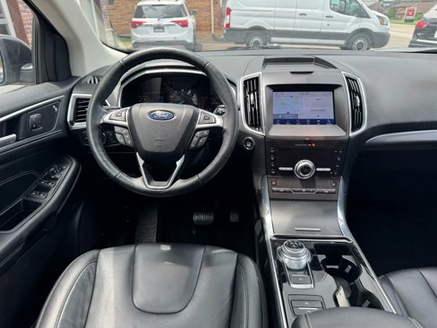 Used 2020 Ford Edge Titanium image 31
