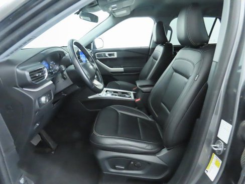 Used 2023 Ford Explorer XLT w/ Equipment Group 202A image 19